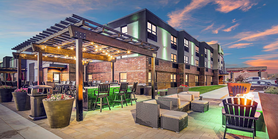 Holiday Inn and Suites